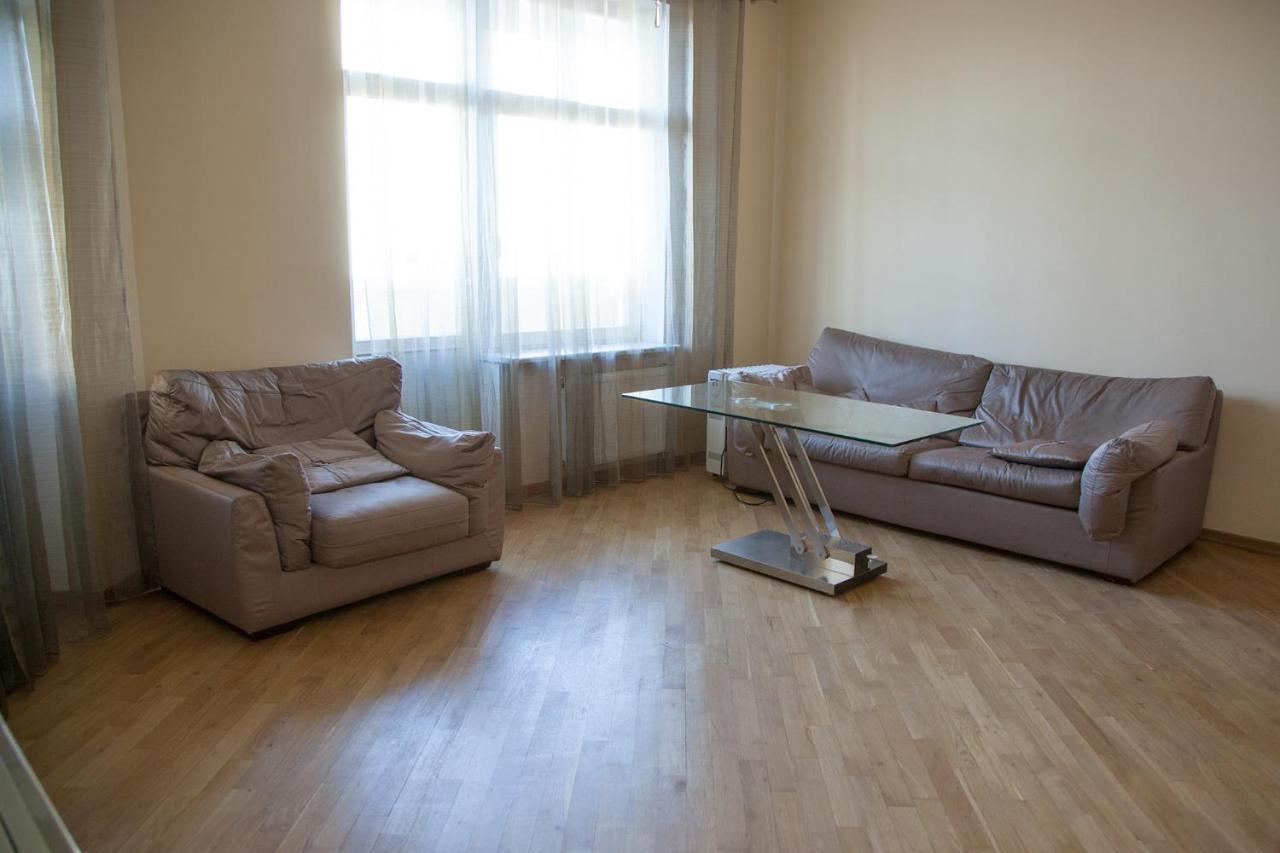 Two Bedroom Apartment With Balcony Kiev Eksteriør bilde
