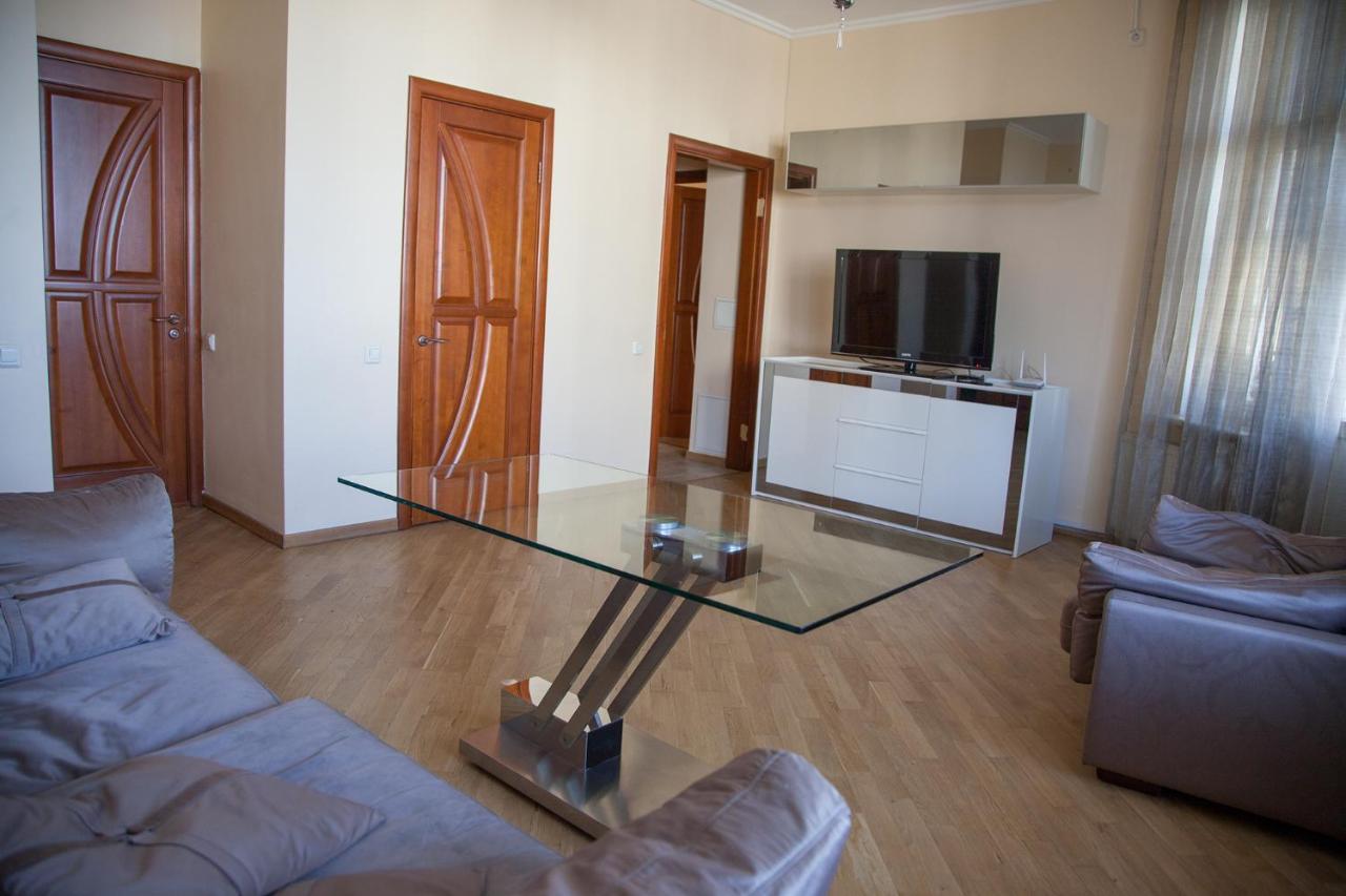 Two Bedroom Apartment With Balcony Kiev Eksteriør bilde